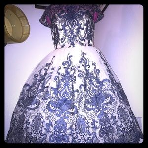 Chi chi of London NWT dress navy and cream